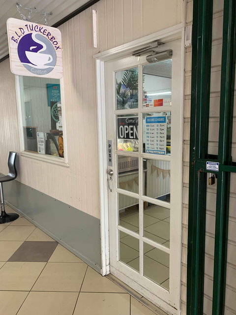 B.L.D Tuckerbox - Accommodation Newcastle 2