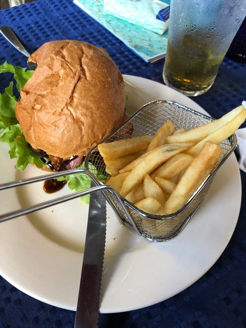 Mena Creek Hotel - Accommodation Newcastle 2