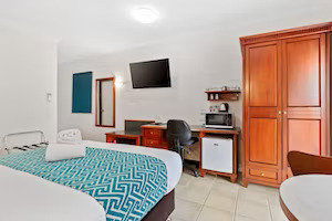 The Coffee House Apartments & Bistro - Accommodation Newcastle 2