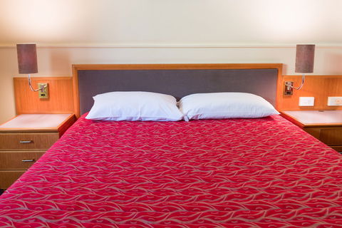 The Q Motel - Accommodation Newcastle 2
