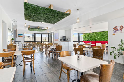 The Stirling Hotel Rockhampton - Accommodation Newcastle 6