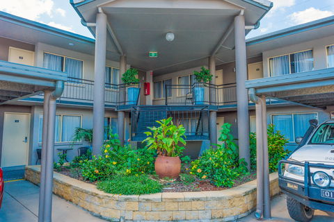 The Stirling Hotel Rockhampton - Accommodation Newcastle 10