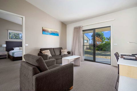 Quality Suites Point Cook Seasons 5 - Accommodation Newcastle 10