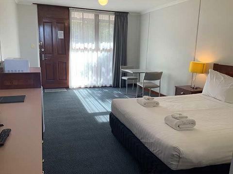 The Lightkeepers Inn - Accommodation Newcastle 0