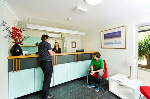Rocklea International Hotel - Accommodation Newcastle 3
