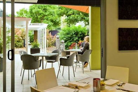 Rocklea International Hotel - Accommodation Newcastle 7