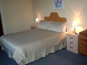 Mountway Holiday Apartments - Accommodation Newcastle 2