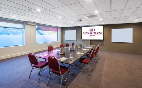 Crowne Plaza Canberra - Accommodation Newcastle 8