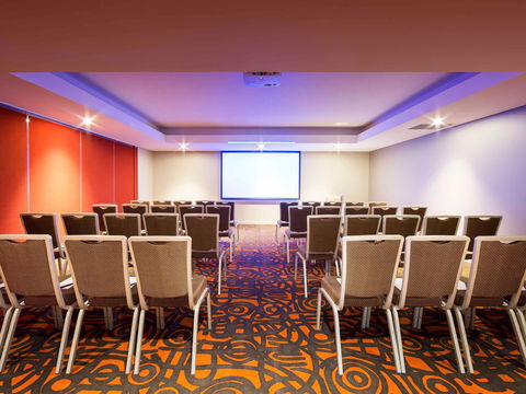 Novotel Canberra - Accommodation Newcastle 7