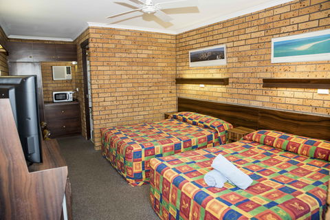 Coastal Bay Motel - Accommodation Newcastle 7