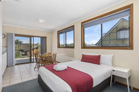 Coastal Bay Motel - Accommodation Newcastle 9