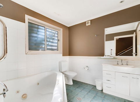 Aqualuna Beach Resort - Accommodation Newcastle 3