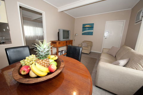 Admiral Motor Inn - Accommodation Newcastle 3
