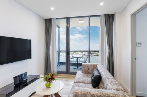 Meriton Suites Southport - Accommodation Newcastle 6
