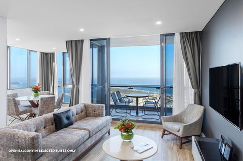 Meriton Suites Southport - Accommodation Newcastle 12