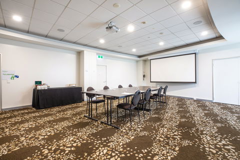 Holiday Inn Melbourne Airport - Accommodation Newcastle 8