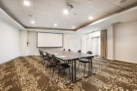 Holiday Inn Melbourne Airport - Accommodation Newcastle 9