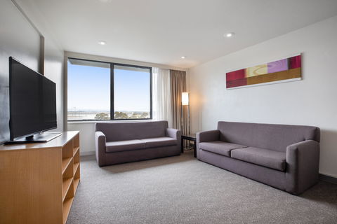 Holiday Inn Melbourne Airport - Accommodation Newcastle 12