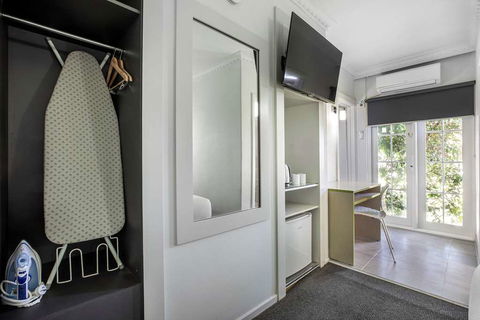 Skyways Hotel - Accommodation Newcastle 5