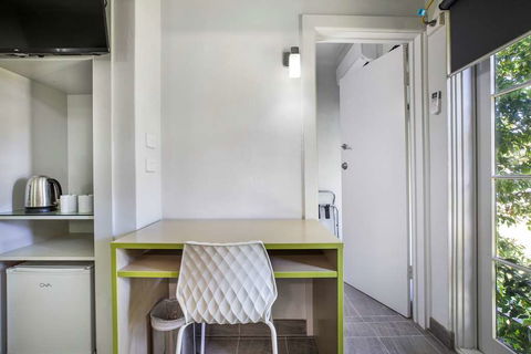 Skyways Hotel - Accommodation Newcastle 6