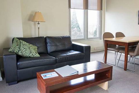 Mantra One Sandy Bay Road - Accommodation Newcastle 6