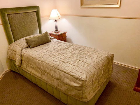 Royal Albert Hotel - Accommodation Newcastle 3