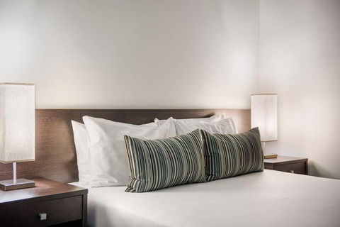Franklin Central Apartments - Accommodation Newcastle 6