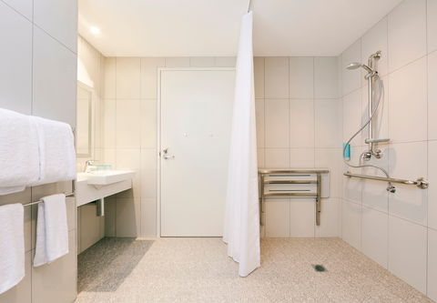 Holiday Inn Express Adelaide City Centre - Accommodation Newcastle 7