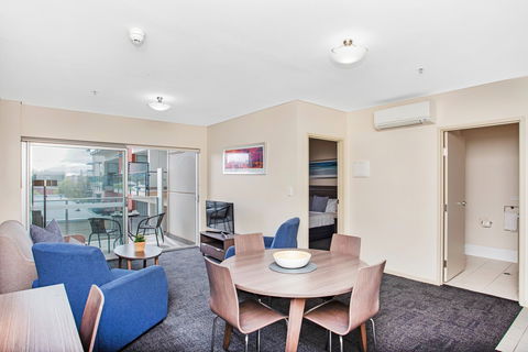 Hume Serviced Apartments - Accommodation Newcastle 14