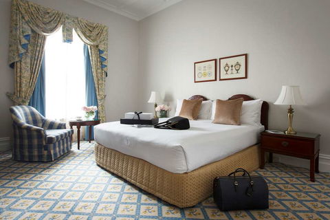 The Hotel Windsor - Accommodation Newcastle 4