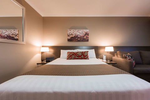 Pavilion On Northbourne - Accommodation Newcastle 5