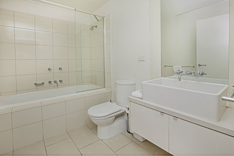 Melbourne Hotel Apartment Flinders Wharf - Accommodation Newcastle 5