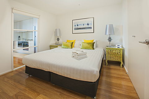 Melbourne Hotel Apartment Flinders Wharf - Accommodation Newcastle 6