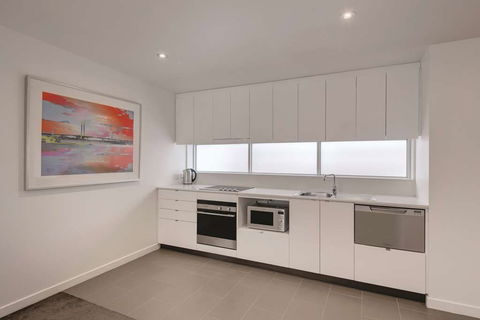 Travelodge Melbourne Docklands - Accommodation Newcastle 6