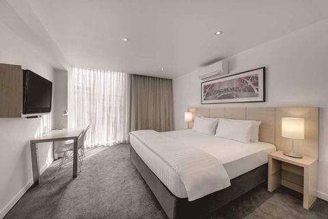 Travelodge Melbourne Docklands - Accommodation Newcastle 11