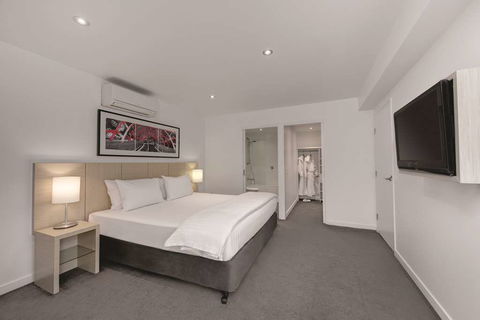 Travelodge Melbourne Docklands - Accommodation Newcastle 12
