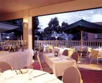 Hotel Crest On Barkly - Accommodation Newcastle 3
