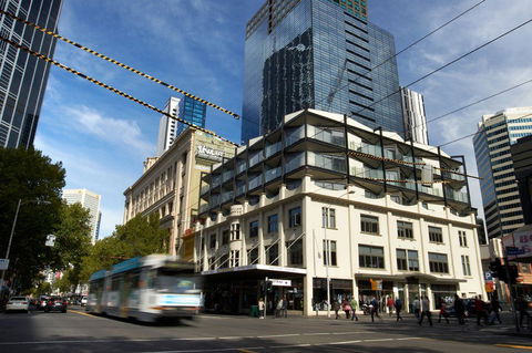 City Edge East Melbourne Serviced Apartm - Accommodation Newcastle 0