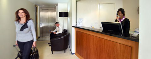 City Edge East Melbourne Serviced Apartm - Accommodation Newcastle 1