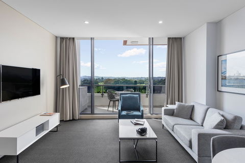 Meriton Suites Waterloo - Accommodation Newcastle 3