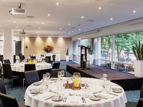 Novotel Sydney Darling Square - Accommodation Newcastle 8