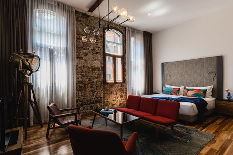 The Old Clare Hotel - Accommodation Newcastle 12