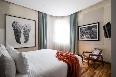 The Old Clare Hotel - Accommodation Newcastle 14