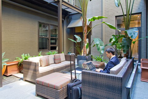 The Vulcan Hotel - Accommodation Newcastle 3