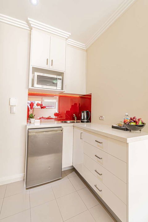Best Western Plus Camperdown Suites - Accommodation Newcastle 6