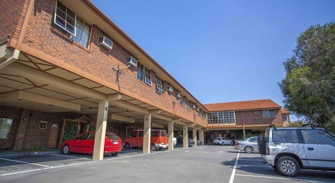 St Georges Motor Inn - Accommodation Newcastle 2