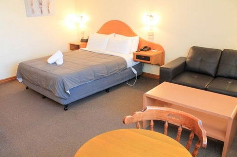 St Georges Motor Inn - Accommodation Newcastle 8