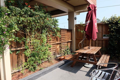 St Georges Motor Inn - Accommodation Newcastle 16