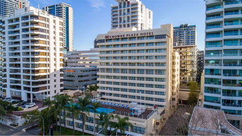 Crowne Plaza Perth - Accommodation Newcastle 1