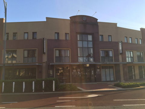 Joondalup City Hotel - Accommodation Newcastle 0
